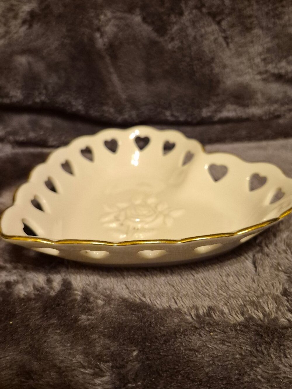 Lenox 5" Beautiful Heart Shaped Dish Heart Collection Gold Trim